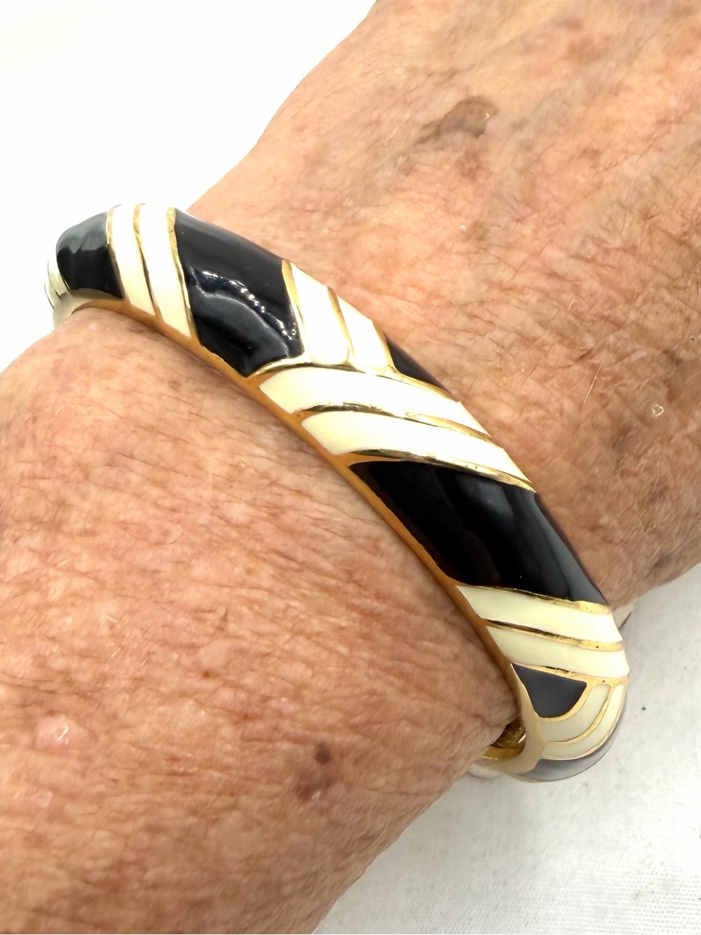 J Crew Gold Tone Enamel Bangle Bracelet NWT
